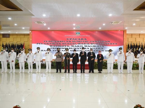 Sesi Kedua, Lima Kepala Daerah Dilantik, Edy Rahmayadi Berpesan Agar Melaksanakan Amanah Dengan Baik